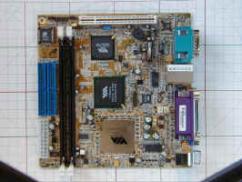 epia-c800woheatsink.jpg (61355 バイト)